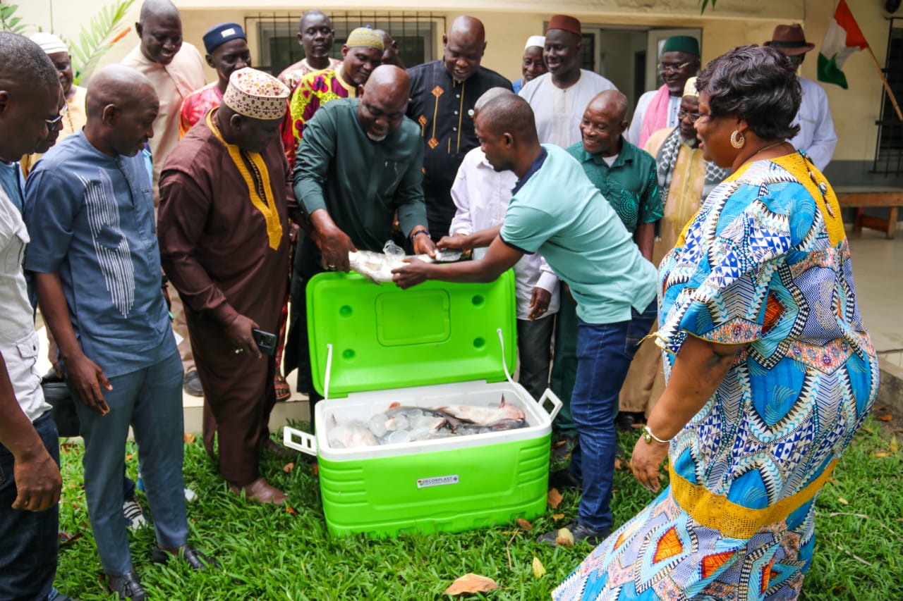 Remise de l'appui financier de 2 millions FCFA