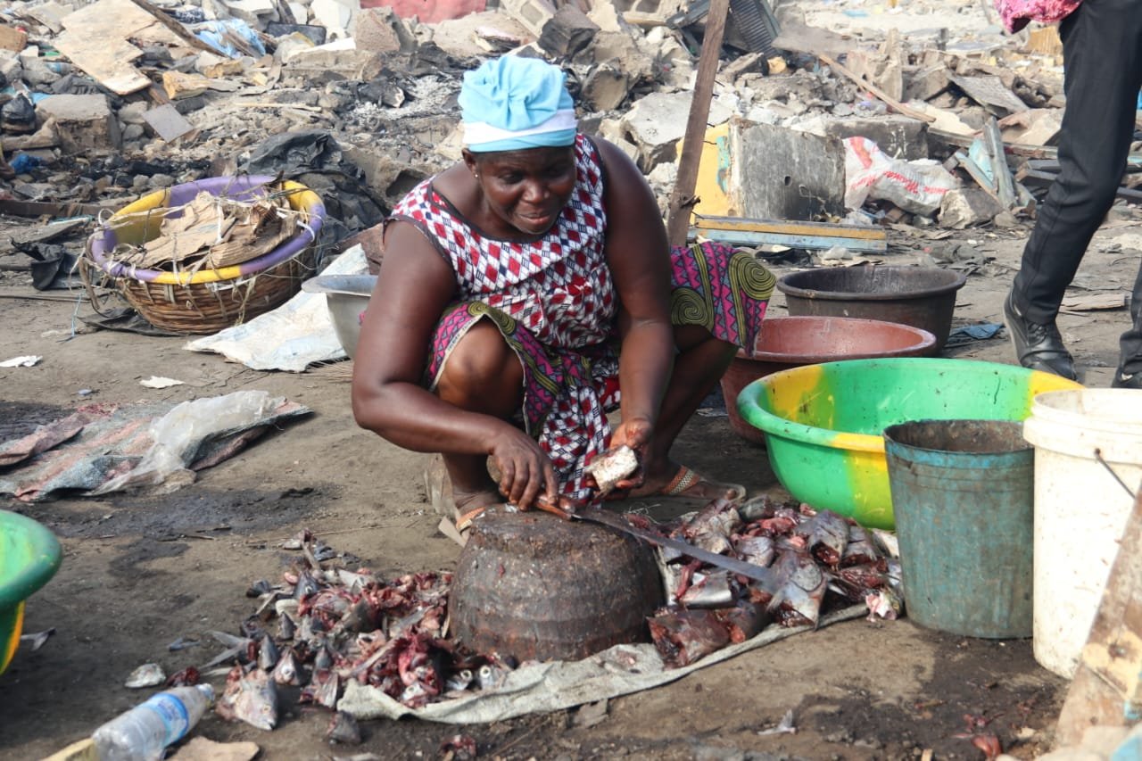 Zimbabwé pêche — Échanges avec les piroguiers