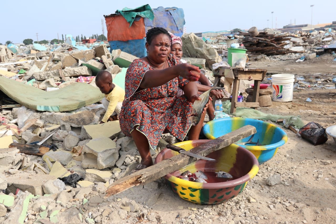 Zimbabwé pêche — Transformatrices de poissons — conditions précaires